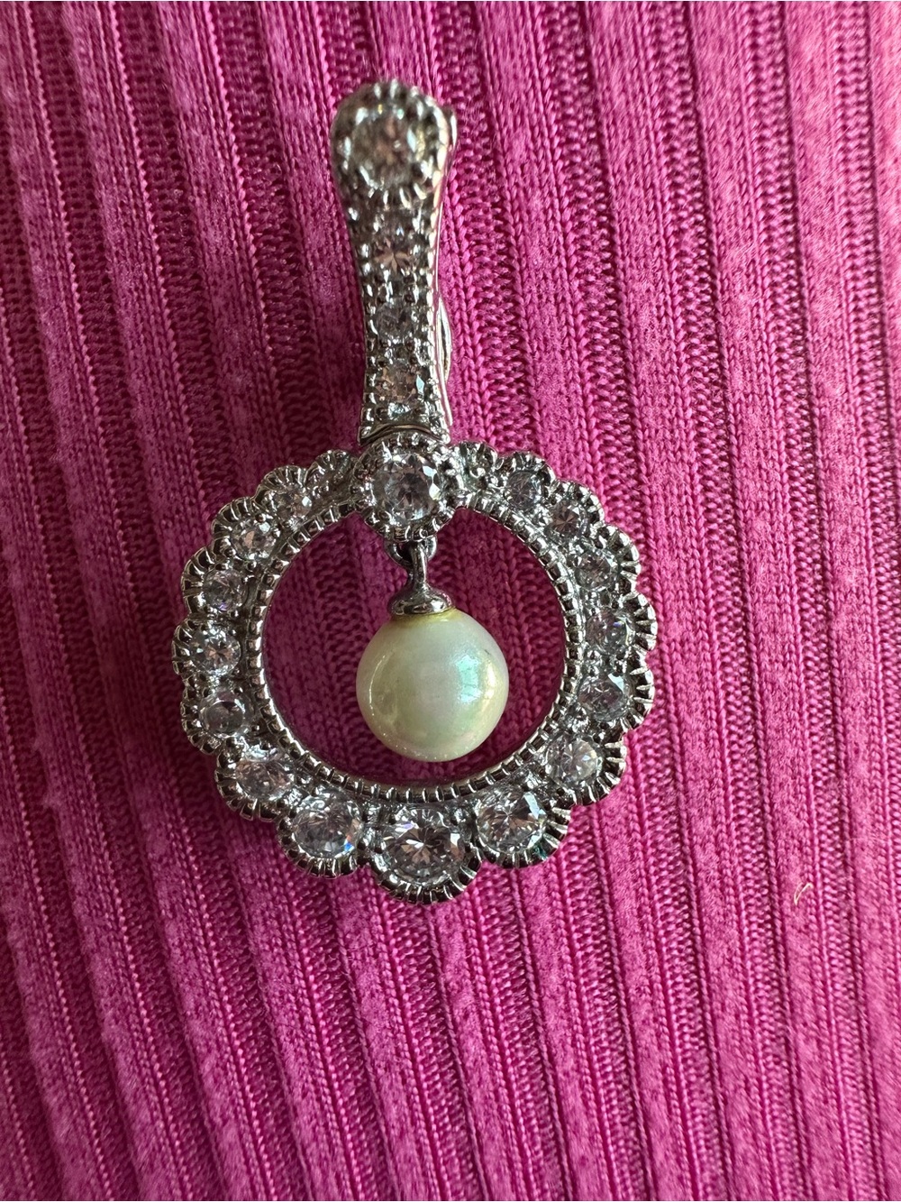 Sterling Silver CZ Circle Pendant Vintage with Pearl Accent - White